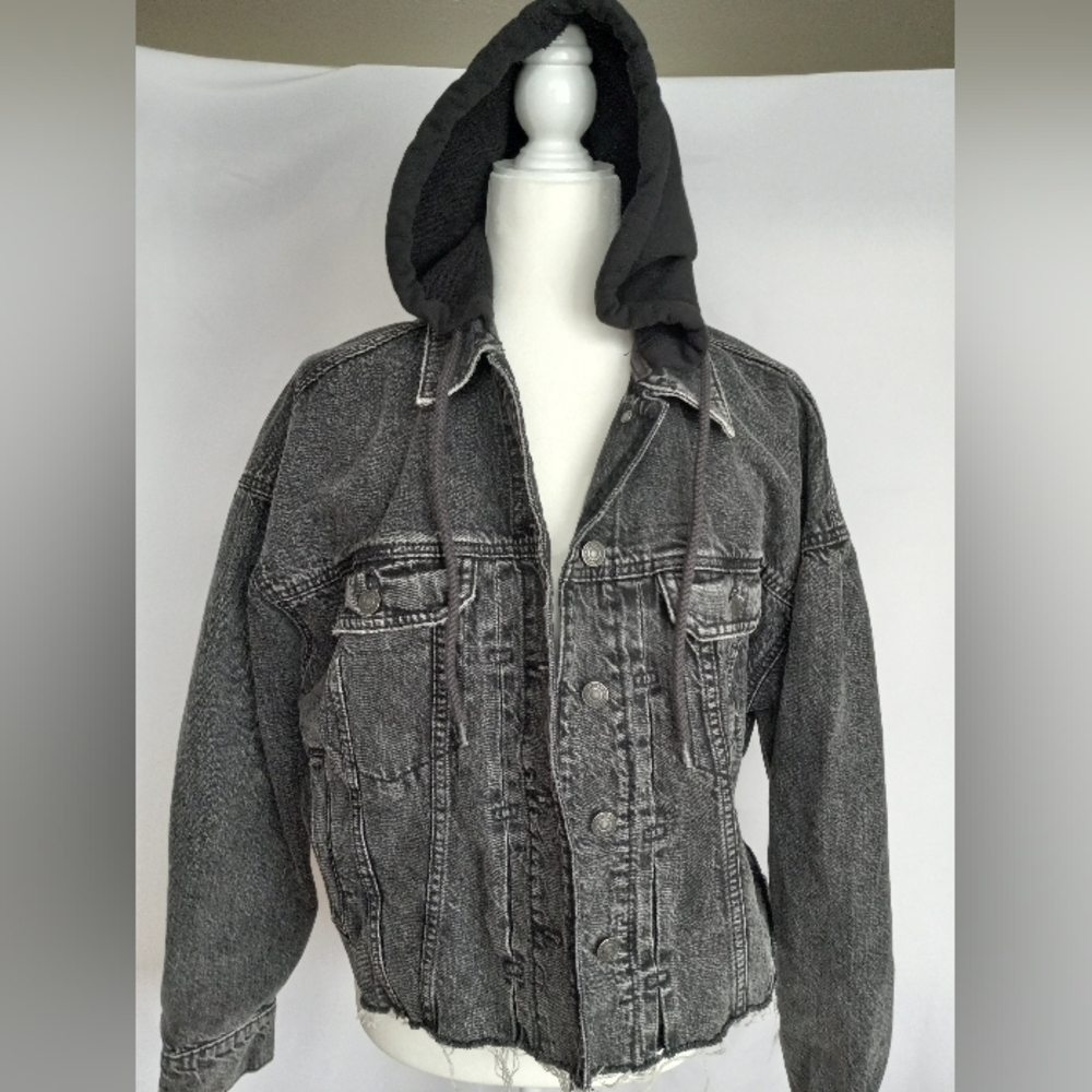 American Eagle denim jacket with hood size medium